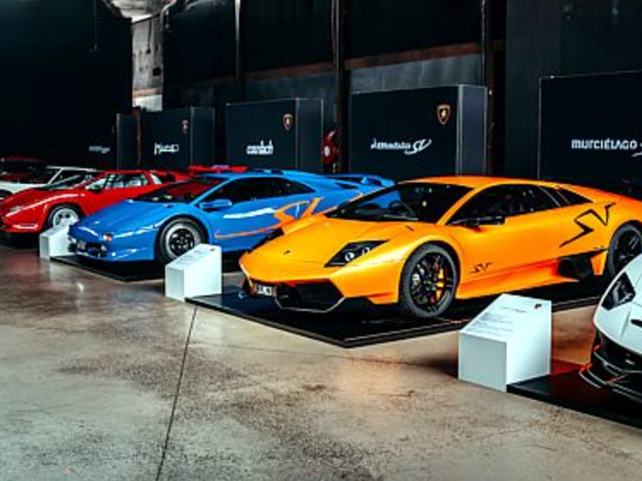 Lamborghini's Secret to Selling Supercars Amidst Chaos